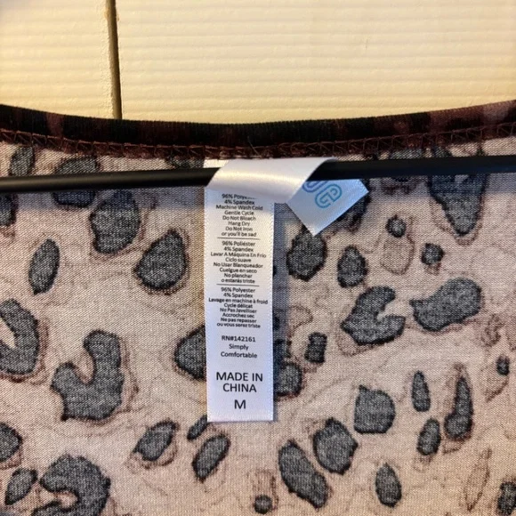 Lularoe Lynnae Long-sleeve Top Leopard Print Size M - Picture 4 of 4